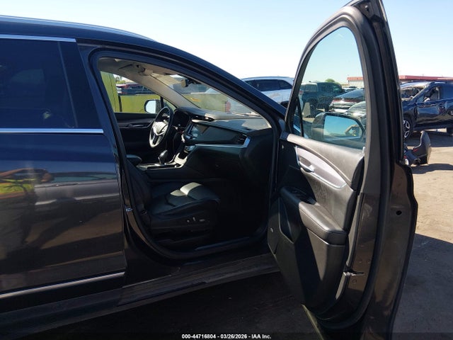 1GYKNFRS0JZ143183 Cadillac Xt5 Premium Luxury