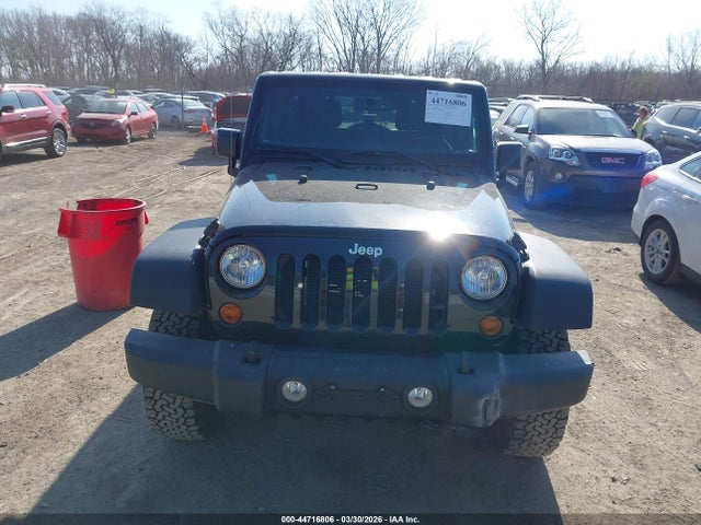 1C4BJWDG6HL515756 Jeep Wrangler Unlimited Sport 4x4