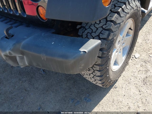 1C4BJWDG6HL515756 Jeep Wrangler Unlimited Sport 4x4