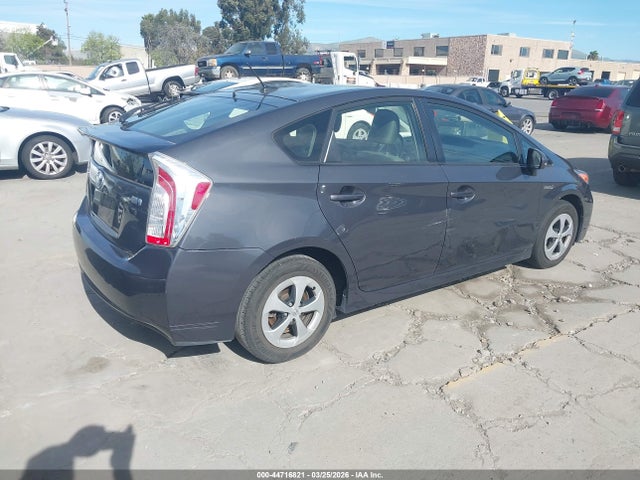 JTDKN3DU7F0420615 Toyota Prius Four