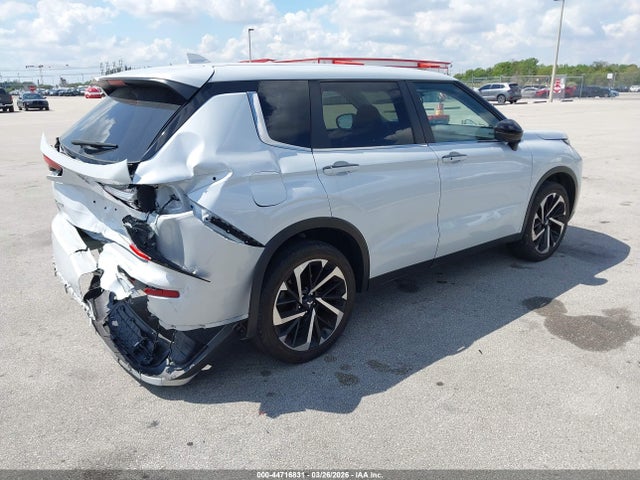 Продаж на аукціоні авто 2024 Mitsubishi Outlander Se 2.5 2wd, vin: JA4J3VA82RZ044694, номер лоту: 44716831
