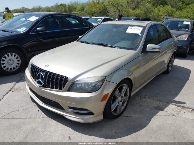 2011 MERCEDES-BENZ C 300 WDDGF5EB9BF632442 Photo 1