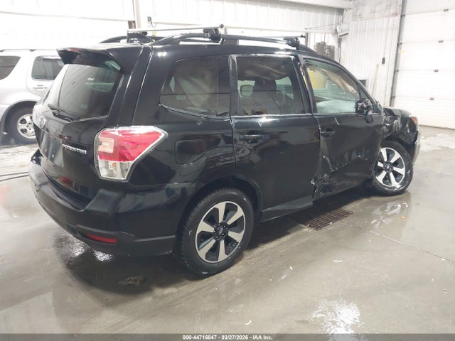 2018 Subaru Forester 2.5i Premium მანქანა იყიდება აუქციონზე, vin: JF2SJAEC1JH558779, აუქციონის ნომერი: 44716847