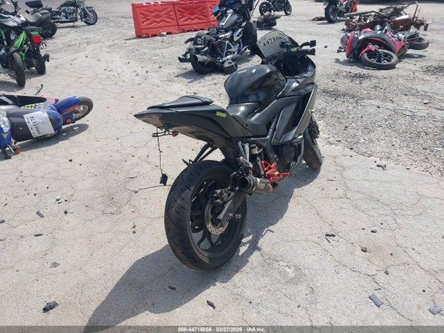 Yamaha Yzfr3 A 2023 MH3RH18Y7PK011285 Image 4
