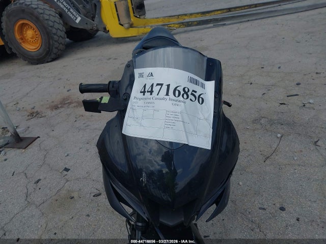 Yamaha Yzfr3 A 2023 MH3RH18Y7PK011285 Image 5