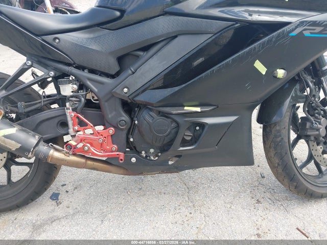 Yamaha Yzfr3 A 2023 MH3RH18Y7PK011285 Image 8