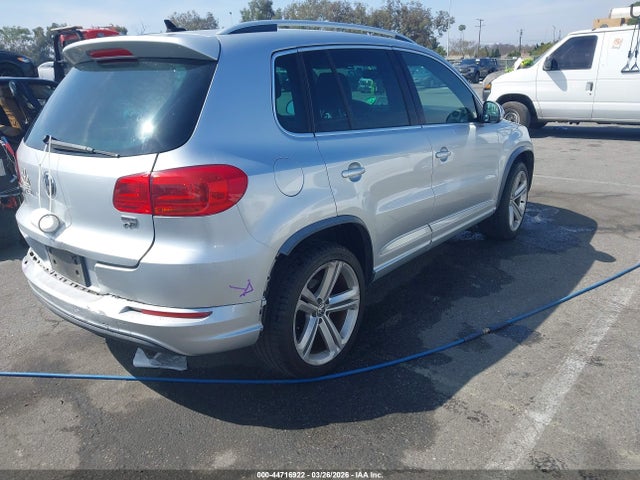 WVGAV7AXXGW021421 Volkswagen Tiguan R-line
