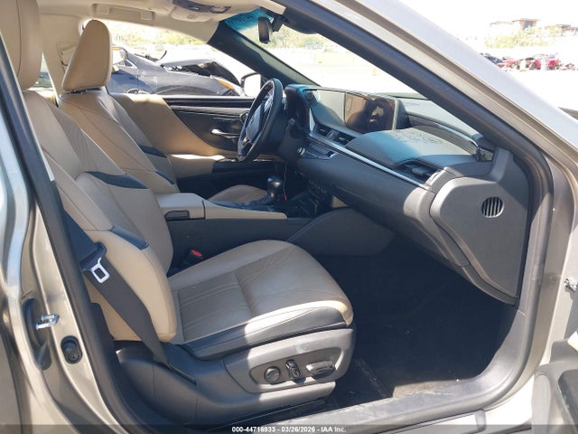 58AEA1C13MU006827 Lexus Es 300h Luxury