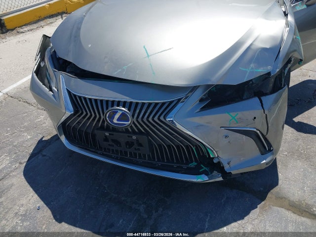 58AEA1C13MU006827 Lexus Es 300h Luxury