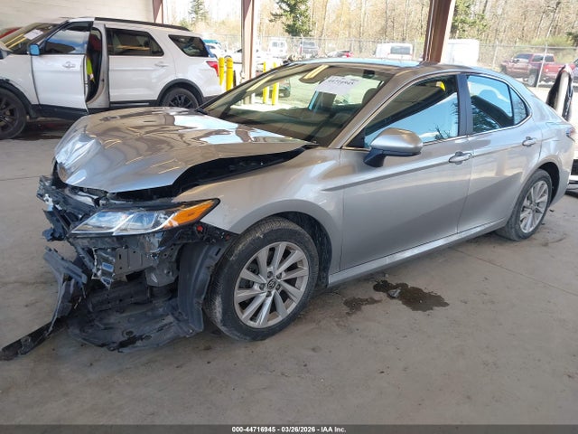 Toyota CAMRY LE 2022 4T1C11AK3NU664014 Image 2
