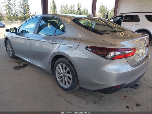 Toyota CAMRY LE 2022 4T1C11AK3NU664014 Image 3