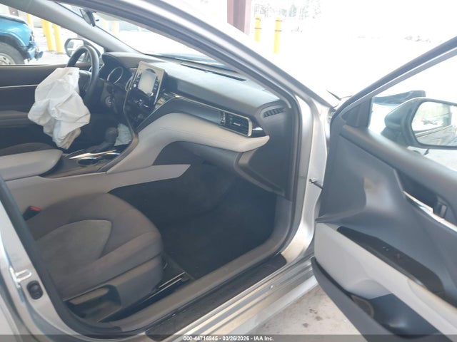 Toyota CAMRY LE 2022 4T1C11AK3NU664014 Image 5