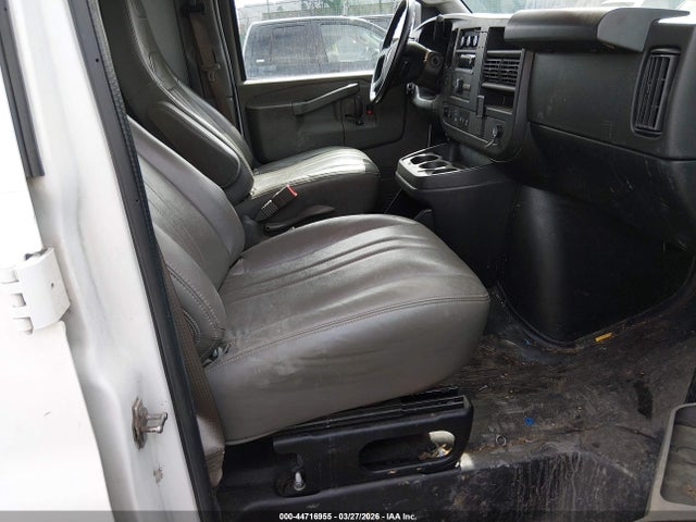 1GTW7AF79N1179544 GMC Savana Cargo Rwd 2500 Regular Wheelbase Work Van