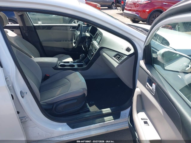 2016 Hyundai Sonata Se მანქანა იყიდება აუქციონზე, vin: 5NPE24AF7GH358123, აუქციონის ნომერი: 44716967