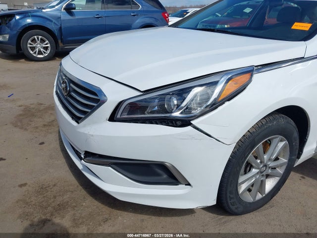 2016 Hyundai Sonata Se მანქანა იყიდება აუქციონზე, vin: 5NPE24AF7GH358123, აუქციონის ნომერი: 44716967