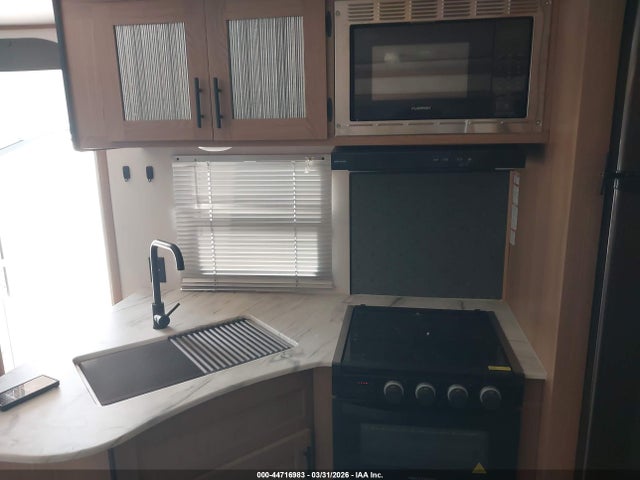 Prime Time Travel Trailer 2022 5ZT2AVNBXNB933007 Image 13