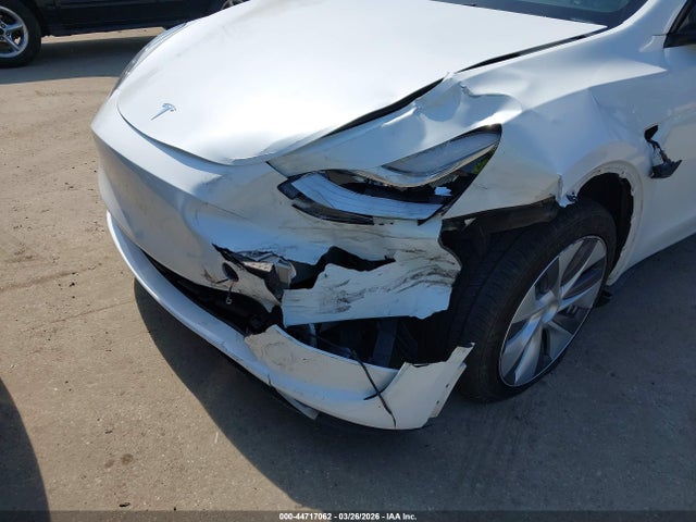 2023 Tesla Model Y Performance Dual Motor All-wheel Drive მანქანა იყიდება აუქციონზე, vin: 7SAYGDEF1PA049237, აუქციონის ნომერი: 44717062