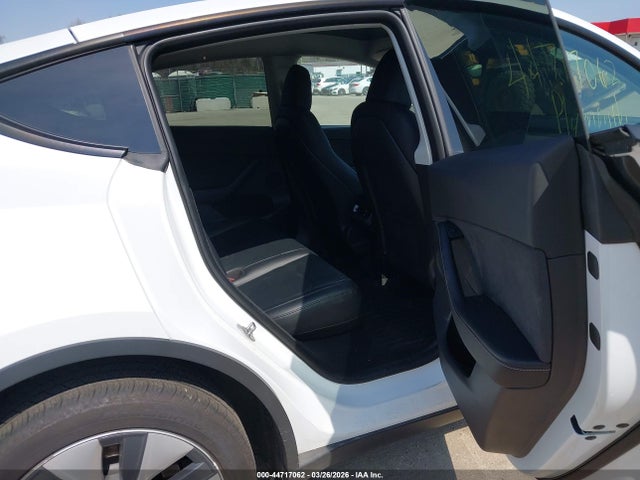 2023 Tesla Model Y Performance Dual Motor All-wheel Drive მანქანა იყიდება აუქციონზე, vin: 7SAYGDEF1PA049237, აუქციონის ნომერი: 44717062