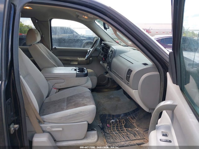 44717098 :رقم المزاد ، 1GTEC29069Z228749 vin ، 2009 Gmc Sierra 1500 Sle مزاد بيع