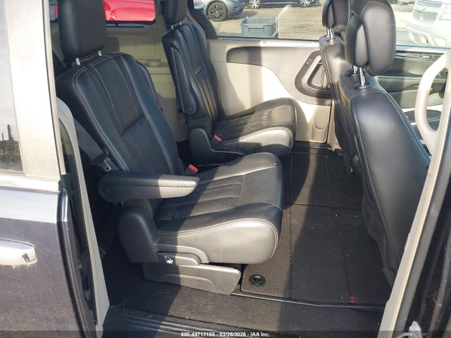 44717155 :رقم المزاد ، 2A4RR8DG4BR619299 vin ، 2011 Chrysler Town & Country Touring-l مزاد بيع
