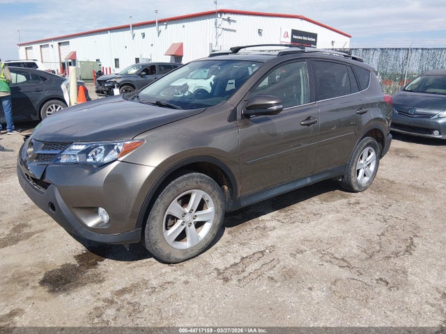 2T3RFREV1EW139829 Toyota Rav4 Xle