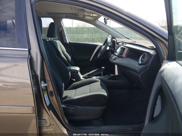 2T3RFREV1EW139829 Toyota Rav4 Xle