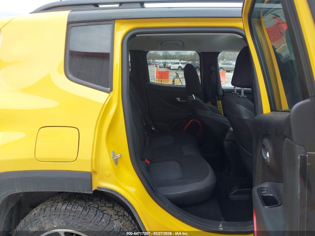 2015 Jeep Renegade Trailhawk მანქანა იყიდება აუქციონზე, vin: ZACCJBCTXFPC25945, აუქციონის ნომერი: 44717207