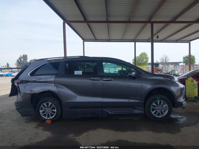 44717244 :رقم المزاد ، 5TDJRKEC0RS206602 vin ، 2024 Toyota Sienna Xle مزاد بيع