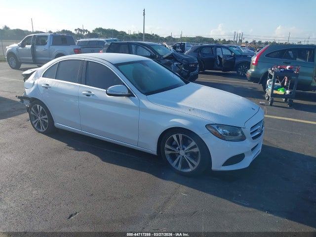 2015 MERCEDES-BENZ C 300 55SWF4JB1FU071572