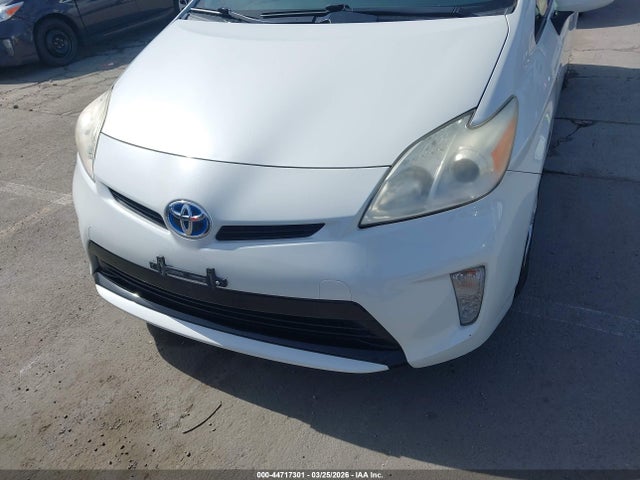 Toyota Prius Two 2015 JTDKN3DUXF0446092 Image 6