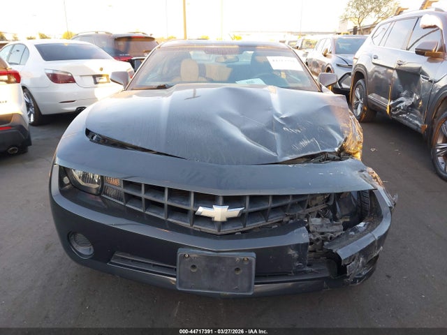 44717391 :رقم المزاد ، 2G1FA1E3XD9244758 vin ، 2013 Chevrolet Camaro 2ls مزاد بيع