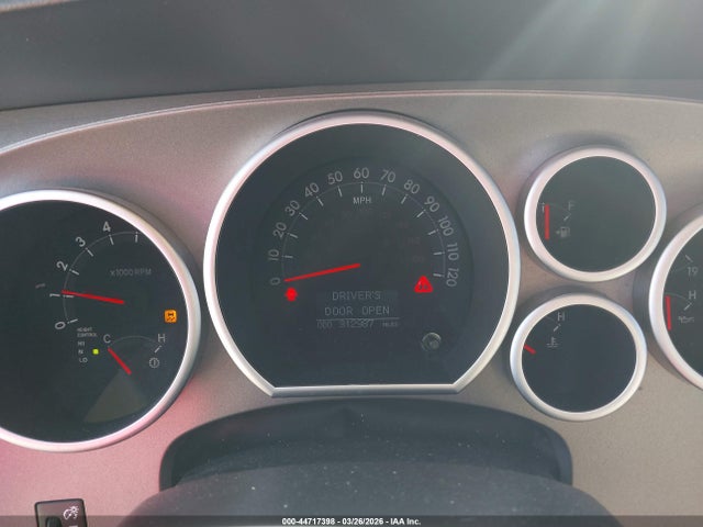 44717398 :رقم المزاد ، 5TDYY5G16FS058286 vin ، 2015 Toyota Sequoia Platinum 5.7l V8 مزاد بيع