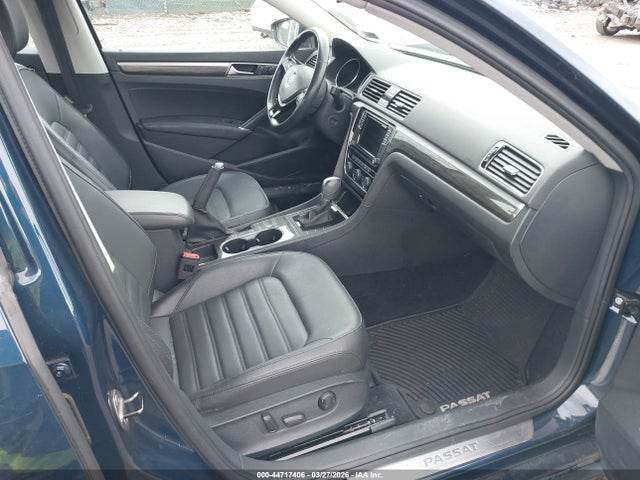 Продаж на аукціоні авто 2018 Volkswagen Passat 2.0t Sel Premium, vin: 1VWCA7A32JC000445, номер лоту: 44717406