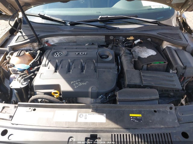 44717414 :رقم المزاد ، 1VWBV7A3XFC061002 vin ، 2015 Volkswagen Passat 2.0l Tdi Se مزاد بيع
