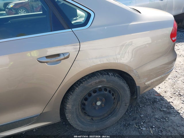 44717414 :رقم المزاد ، 1VWBV7A3XFC061002 vin ، 2015 Volkswagen Passat 2.0l Tdi Se مزاد بيع