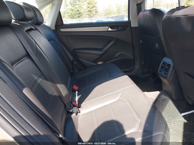 44717414 :رقم المزاد ، 1VWBV7A3XFC061002 vin ، 2015 Volkswagen Passat 2.0l Tdi Se مزاد بيع