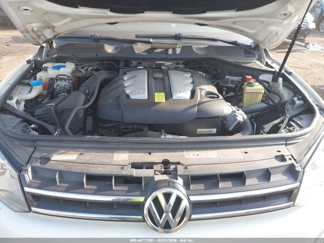 2011 VOLKSWAGEN TOUAREG WVGFK9BP1BD003872 Photo 9