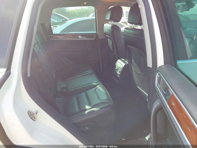 2011 VOLKSWAGEN TOUAREG WVGFK9BP1BD003872 Photo 7