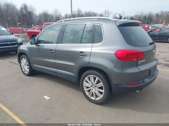 2016 VOLKSWAGEN TIGUAN WVGBV7AX2GW520119 Photo 2