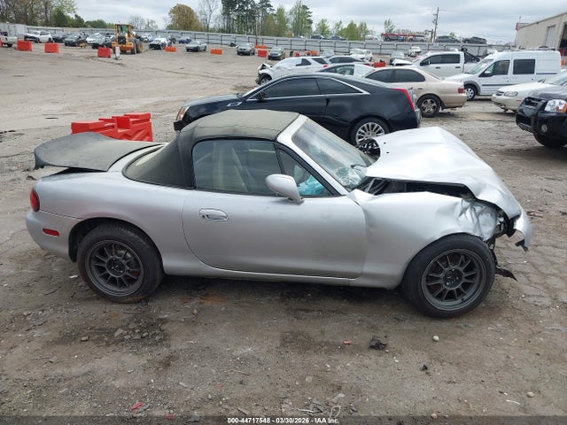 Продаж на аукціоні авто 2002 Mazda Mx-5 Miata Cloth/ls/se, vin: JM1NB353720222090, номер лоту: 44717548