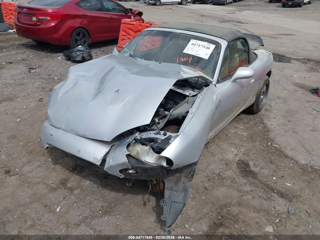 Продаж на аукціоні авто 2002 Mazda Mx-5 Miata Cloth/ls/se, vin: JM1NB353720222090, номер лоту: 44717548