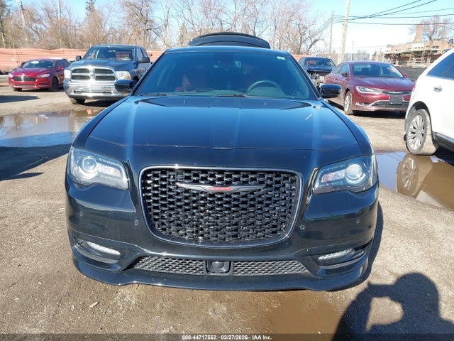 2021 Chrysler 300 300s მანქანა იყიდება აუქციონზე, vin: 2C3CCABT5MH680002, აუქციონის ნომერი: 44717552