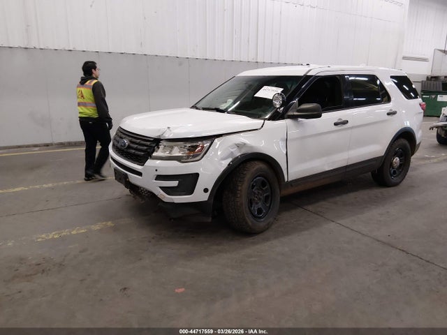 Ford Utility Police Interceptor 2016 1FM5K8AR3GGA47242 Image 2