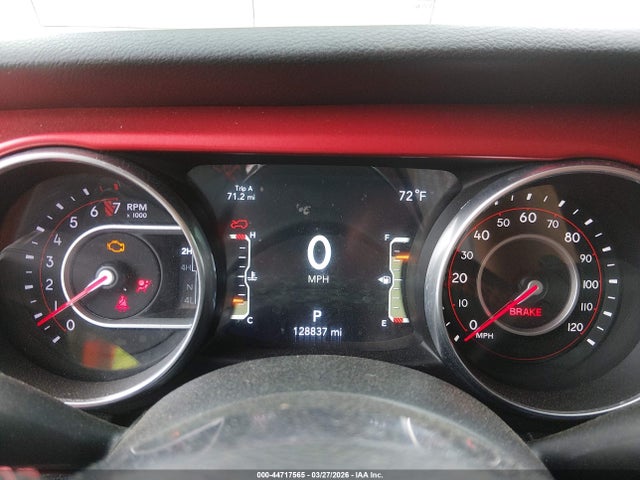 1C4HJXFG2JW137596 Jeep Wrangler Unlimited Rubicon 4x4