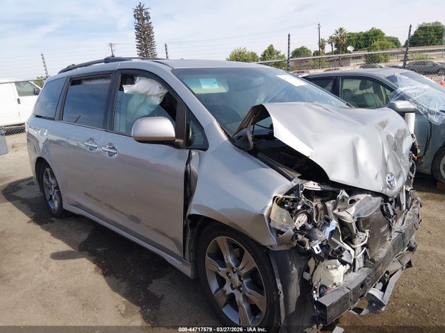 Toyota Sienna Se 8 Passenger 2015 5TDXK3DC4FS571401 Image 13