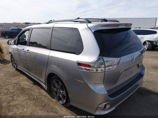 Toyota Sienna Se 8 Passenger 2015 5TDXK3DC4FS571401 Image 3