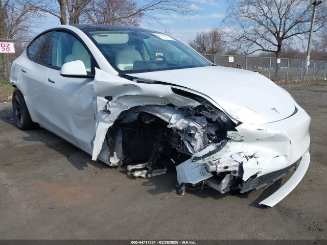 Tesla Model Y Long Range Single Motor Rear-wheel Drive/rwd 2024 7SAYGDED3RF158528 main image