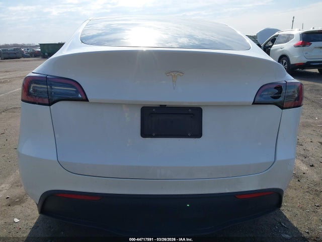 Продажа на аукционе авто 2024 Tesla Model Y Long Range Single Motor Rear-wheel Drive/rwd, vin: 7SAYGDED3RF158528, номер лота: 44717591