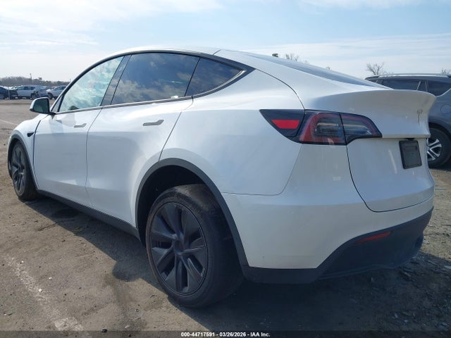 Продажа на аукционе авто 2024 Tesla Model Y Long Range Single Motor Rear-wheel Drive/rwd, vin: 7SAYGDED3RF158528, номер лота: 44717591