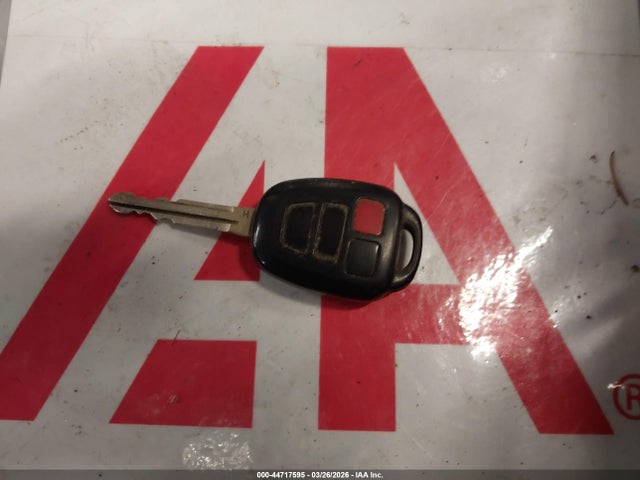 44717595 :رقم المزاد ، 4T1BF1FK8FU497978 vin ، 2015 Toyota Camry Se مزاد بيع